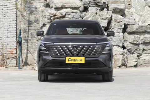 10万出头国产紧凑型SUV之争，长安CS75PLUS和吉利银河L7怎么选？