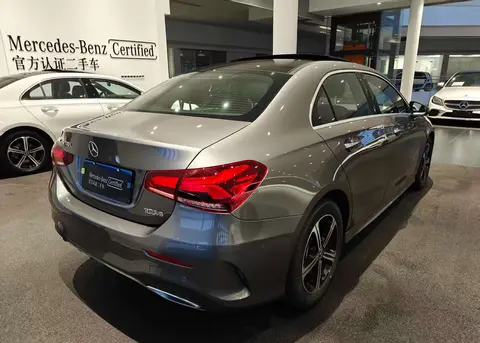 准新奔驰A200L，三年车龄，13万不到开回家