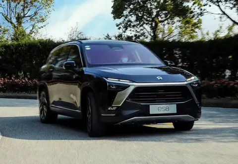 4.9万辆订单落地，关税骤降，中国电车终于撬开加拿大市场的大门