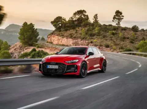 全新奥迪RS 5发布,两种车身姿态可选,还有6缸插混系统加持